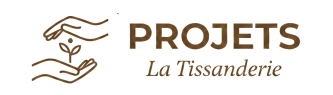 Logo Projets La Tissanderie représentant des mains protectrices autour d’une jeune pousse, symbole d’accompagnement, de croissance et de pilotage de projets.
